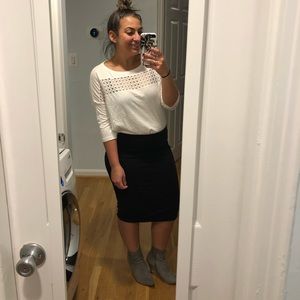 White quarter-sleeve blouse